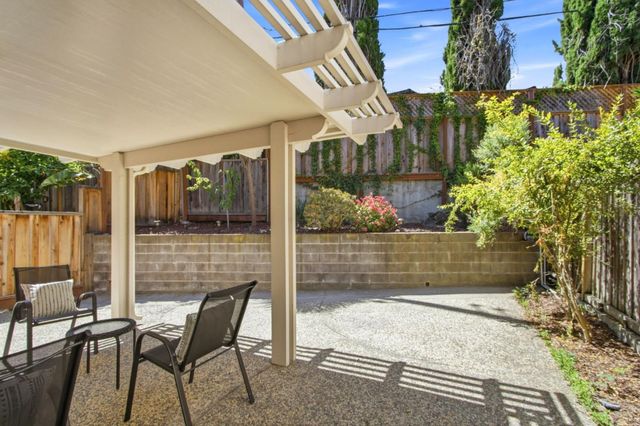 22890 Cricket Hill Road, Cupertino, CA 95014