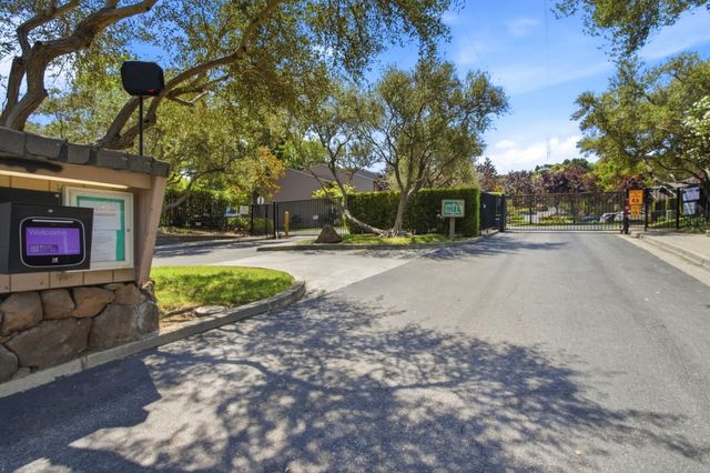 22890 Cricket Hill Road, Cupertino, CA 95014
