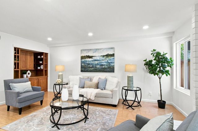 22890 Cricket Hill Road, Cupertino, CA 95014