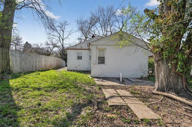7205 Wabash Avenue, Kansas City, MO 64132