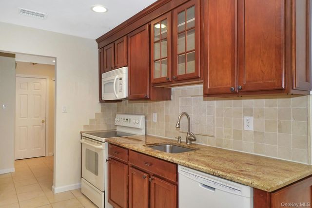 23 Meadowood Drive, Jericho, NY 11753