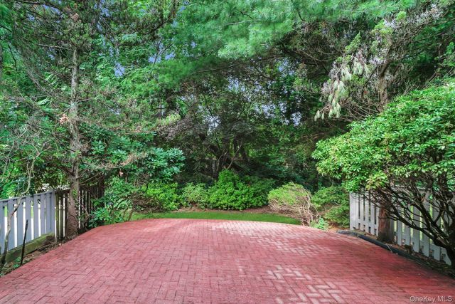 23 Meadowood Drive, Jericho, NY 11753