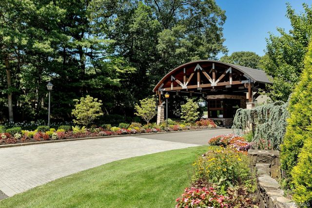 23 Meadowood Drive, Jericho, NY 11753