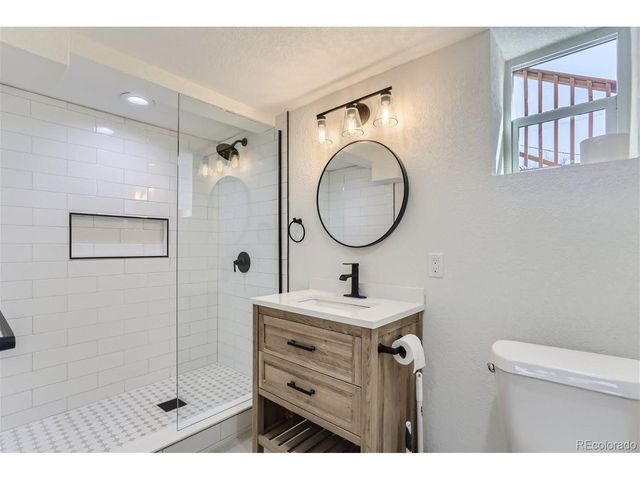 2060 Newland St, Edgewater, CO 80214