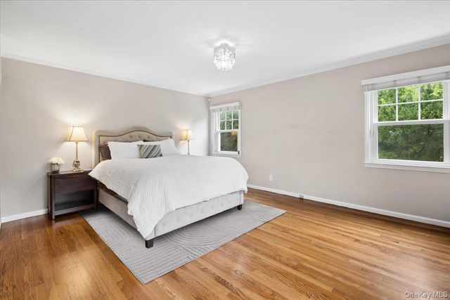30 Stonehouse Road, Scarsdale, NY 10583