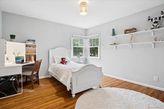 30 Stonehouse Road, Scarsdale, NY 10583
