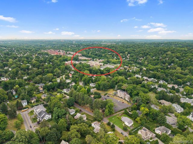 30 Stonehouse Road, Scarsdale, NY 10583