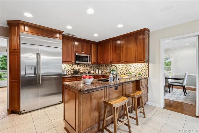 30 Stonehouse Road, Scarsdale, NY 10583
