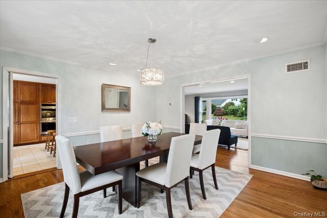 30 Stonehouse Road, Scarsdale, NY 10583