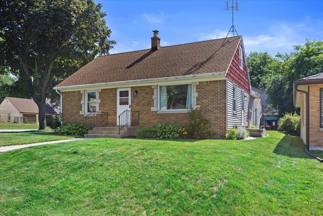 270 N 111th STREET, Wauwatosa, WI 53226