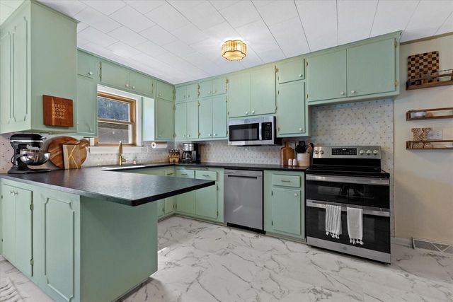 270 N 111th STREET, Wauwatosa, WI 53226