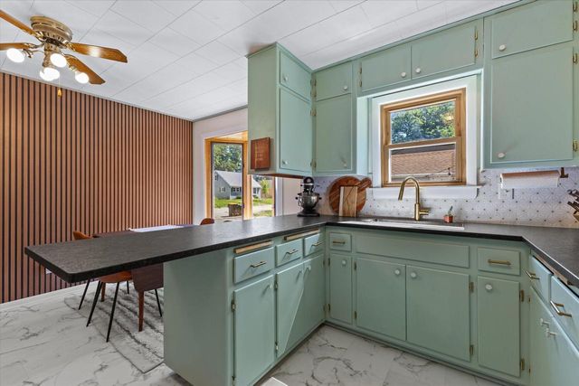 270 N 111th STREET, Wauwatosa, WI 53226