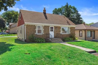 270 N 111th STREET, Wauwatosa, WI 53226