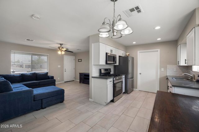 1835 W BEHREND Drive, Phoenix, AZ 85027