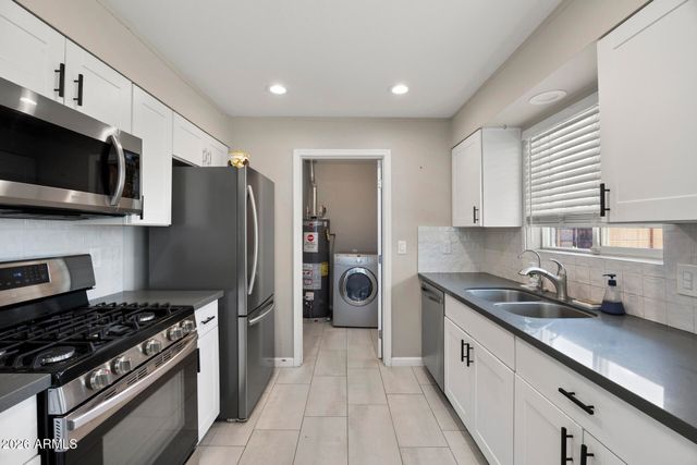 1835 W BEHREND Drive, Phoenix, AZ 85027