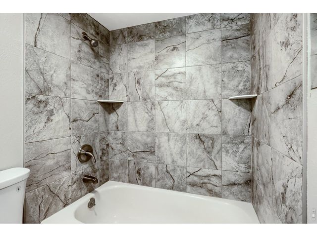 7395 E Eastman Ave L-203, Denver, CO 80231