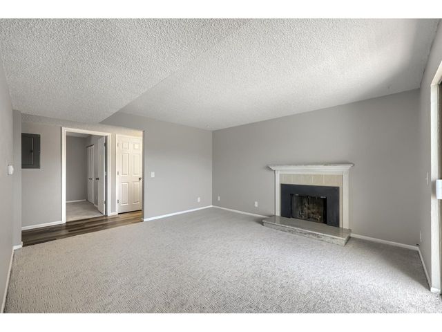 7395 E Eastman Ave L-203, Denver, CO 80231