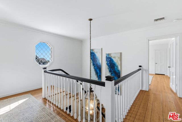 141 Barlock Avenue, Los Angeles, CA 90049