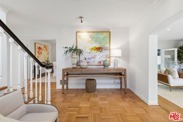 141 Barlock Avenue, Los Angeles, CA 90049