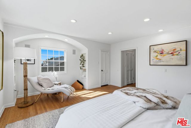 141 Barlock Avenue, Los Angeles, CA 90049