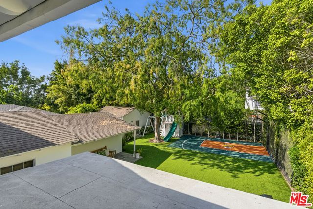 141 Barlock Avenue, Los Angeles, CA 90049