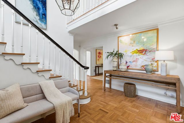 141 Barlock Avenue, Los Angeles, CA 90049