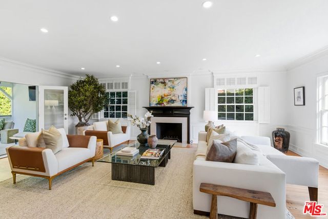 141 Barlock Avenue, Los Angeles, CA 90049