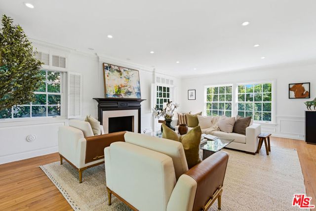 141 Barlock Avenue, Los Angeles, CA 90049