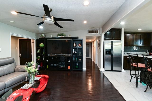 2824 El Toreador Street, Las Vegas, NV 89169