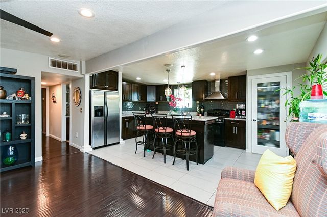 2824 El Toreador Street, Las Vegas, NV 89169