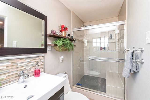 2824 El Toreador Street, Las Vegas, NV 89169