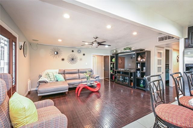 2824 El Toreador Street, Las Vegas, NV 89169