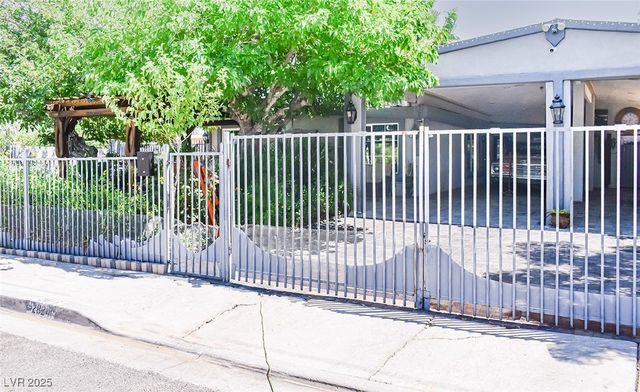 2824 El Toreador Street, Las Vegas, NV 89169