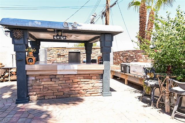 2824 El Toreador Street, Las Vegas, NV 89169