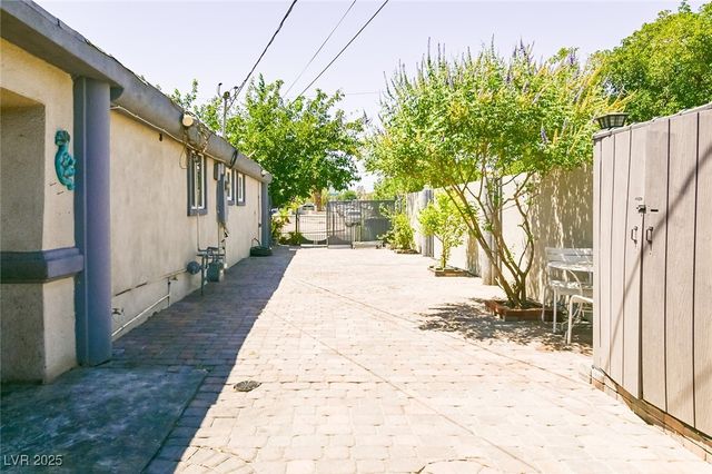 2824 El Toreador Street, Las Vegas, NV 89169