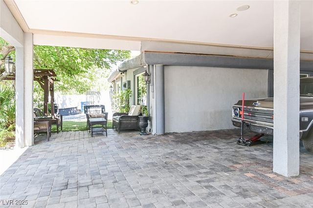 2824 El Toreador Street, Las Vegas, NV 89169