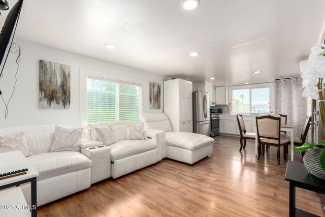 5601 W MISSOURI Avenue 32, Glendale, AZ 85301