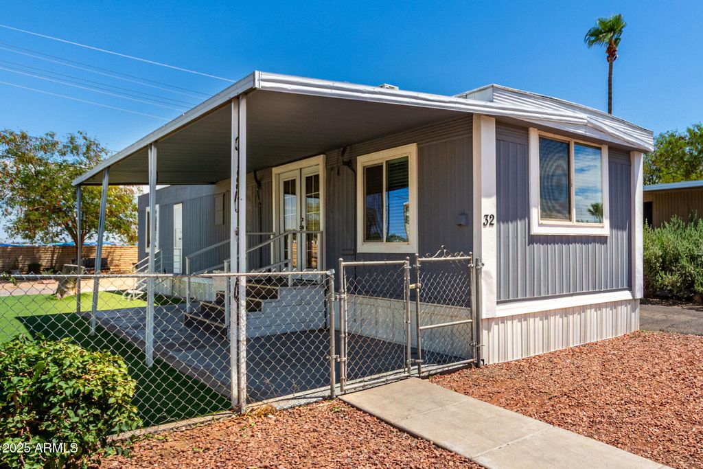 5601 W MISSOURI Avenue 32, Glendale, AZ 85301