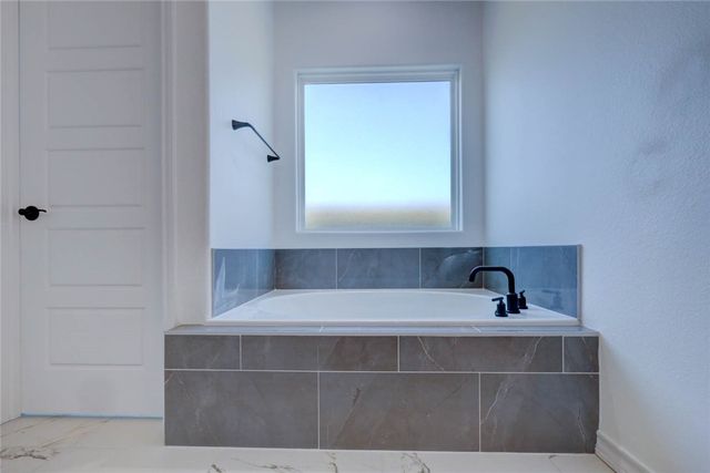 118 Amethyst St, Portland, TX 78374