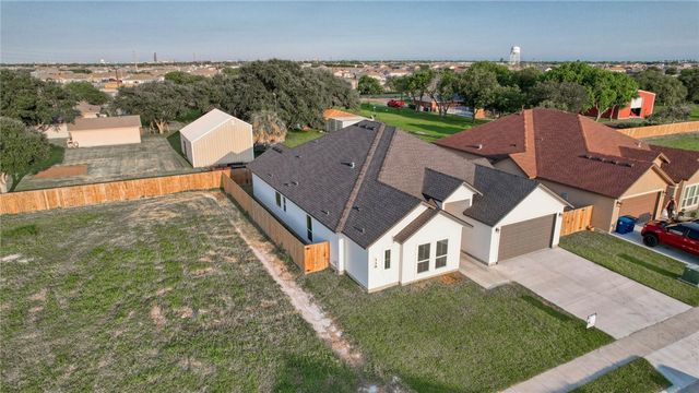 118 Amethyst St, Portland, TX 78374