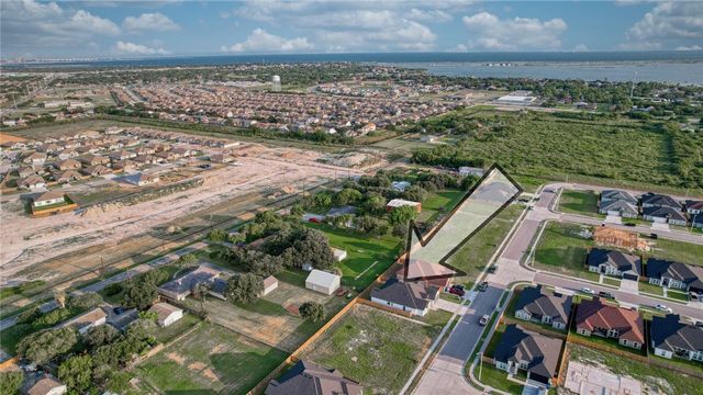 118 Amethyst St, Portland, TX 78374