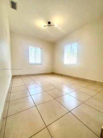 1679 NE 176 ST, North Miami Beach, FL 33162