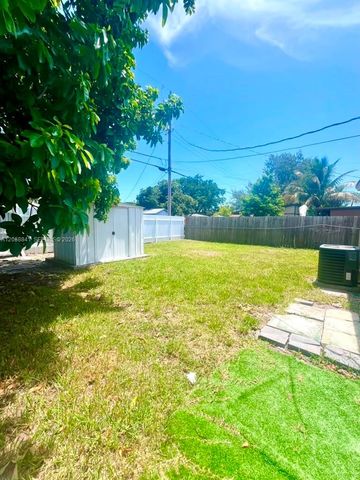 1679 NE 176 ST, North Miami Beach, FL 33162