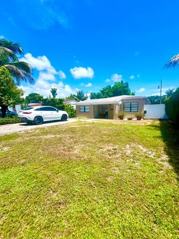1679 NE 176 ST, North Miami Beach, FL 33162