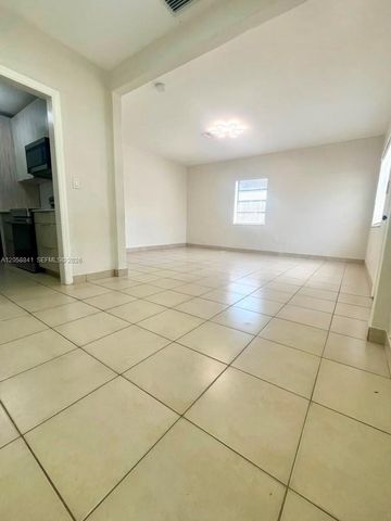 1679 NE 176 ST, North Miami Beach, FL 33162