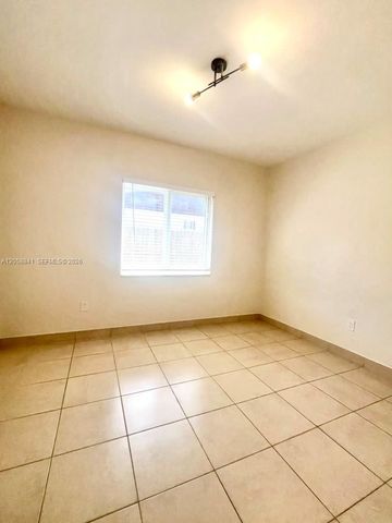 1679 NE 176 ST, North Miami Beach, FL 33162