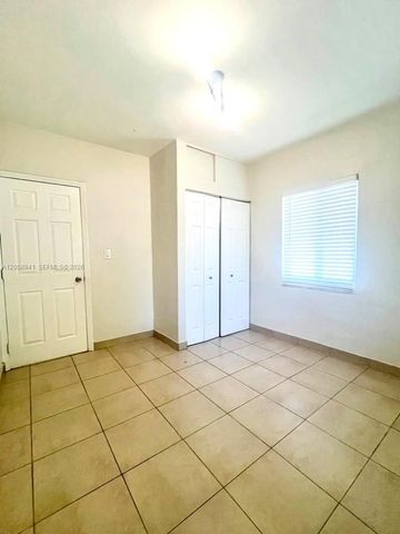 1679 NE 176 ST, North Miami Beach, FL 33162