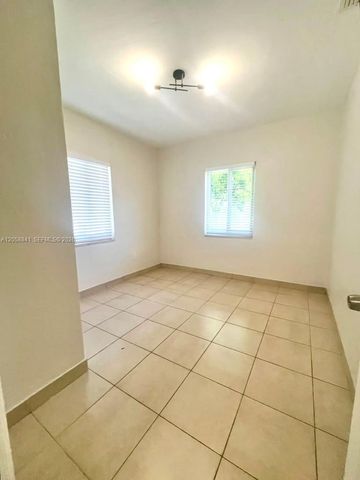 1679 NE 176 ST, North Miami Beach, FL 33162