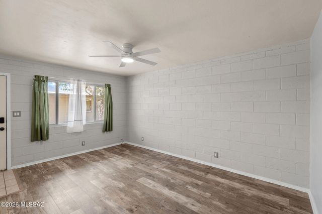 2841 N Columbus Blvd Apt 33, Tucson, AZ 85712