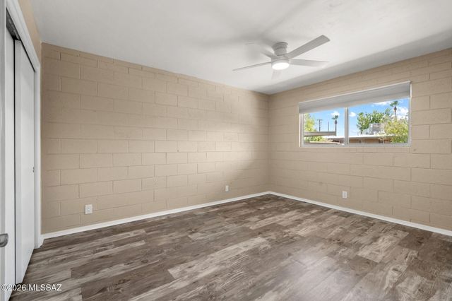 2841 N Columbus Blvd Apt 33, Tucson, AZ 85712